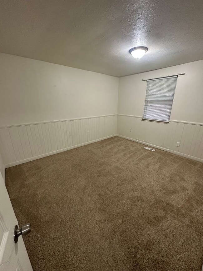 Building Photo - 3 BR HOME-BRIARWOOD SUBDIVISION