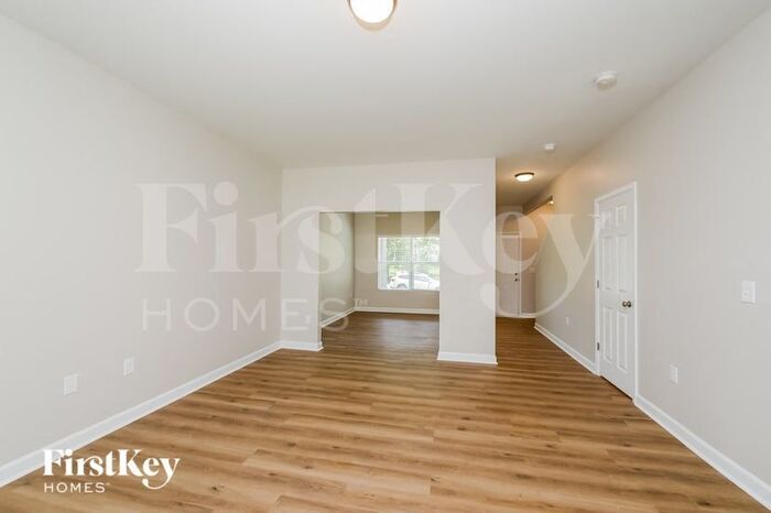 Building Photo - 412 Avery Ave