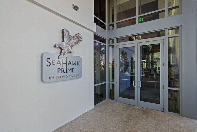 Building Photo - 220 Lake Shore Dr