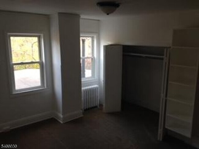 Building Photo - 169 Walnut St