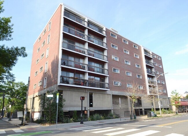 Building Photo - 1643 Cambridge St