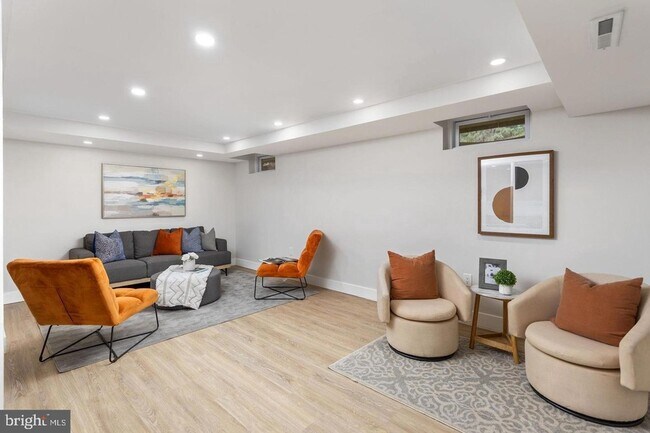 Building Photo - 6 Ryan Rd