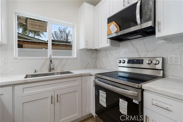 Building Photo - 8853 Remick Ave
