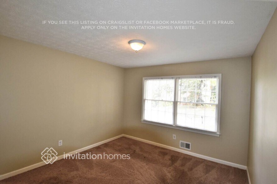 Building Photo - 3833 Seton Hall Dr