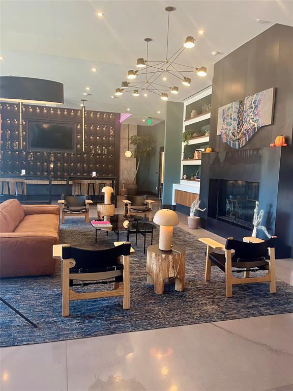 Building Photo - 84 East Ave