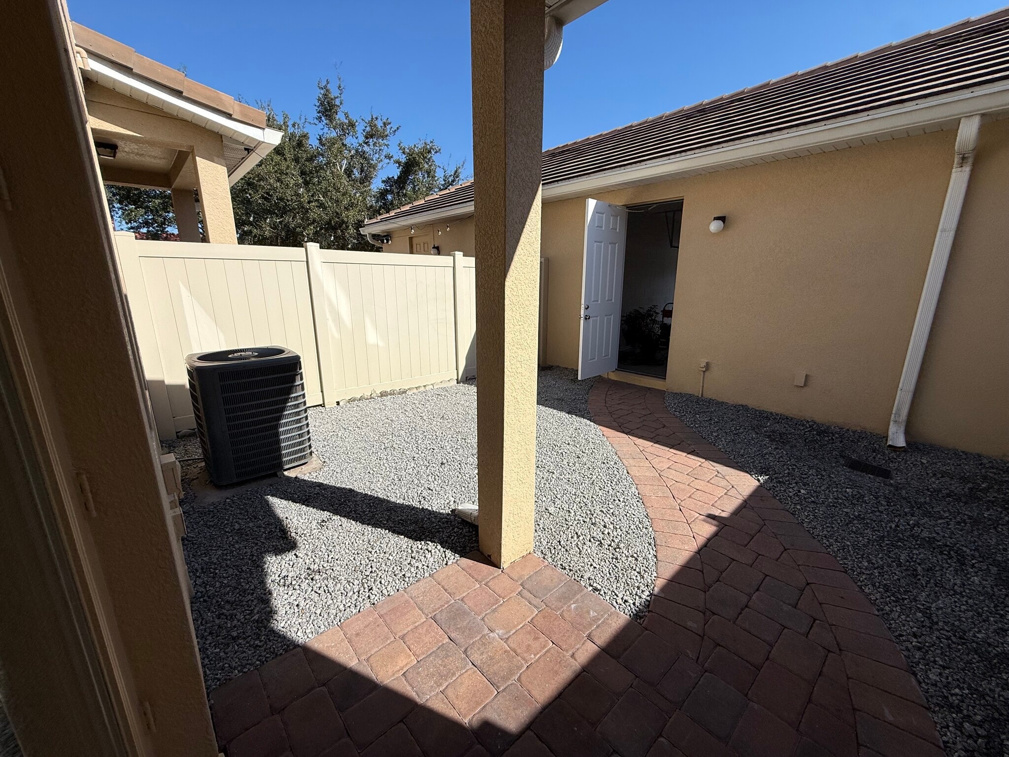 Building Photo - 7605 Ripplepointe Way