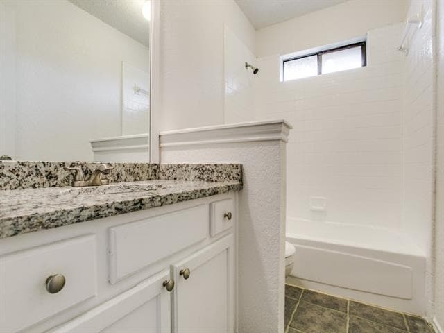 Building Photo - 2411 Bayberry Ln