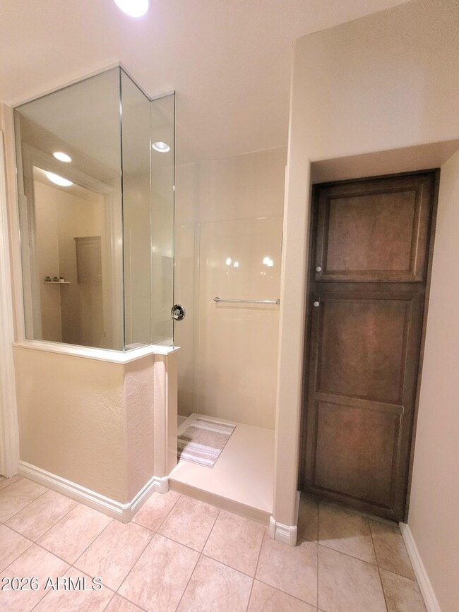 Building Photo - 194 E Mead Dr