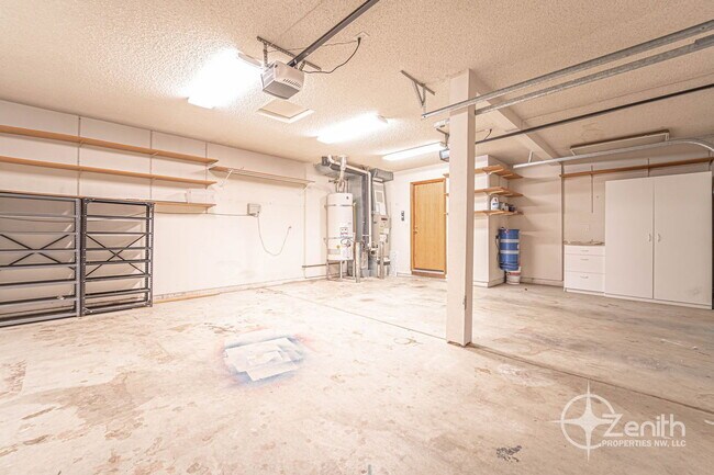 Building Photo - 5408 NE 101st Cir