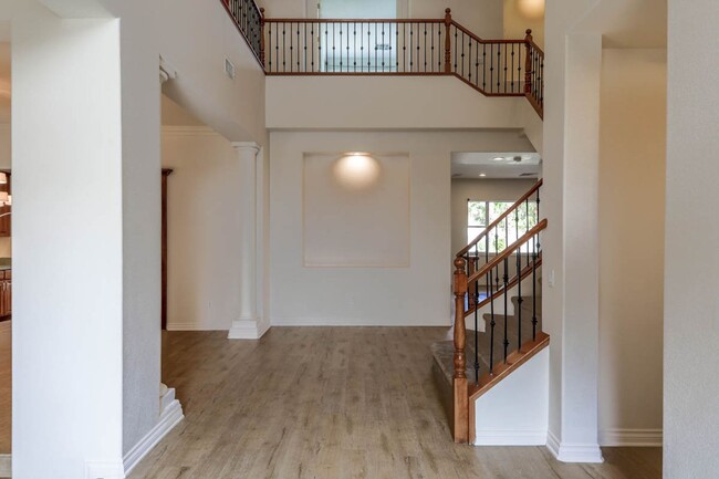 Building Photo - Stunning 6 Bedroom Home With Casita Pool H...