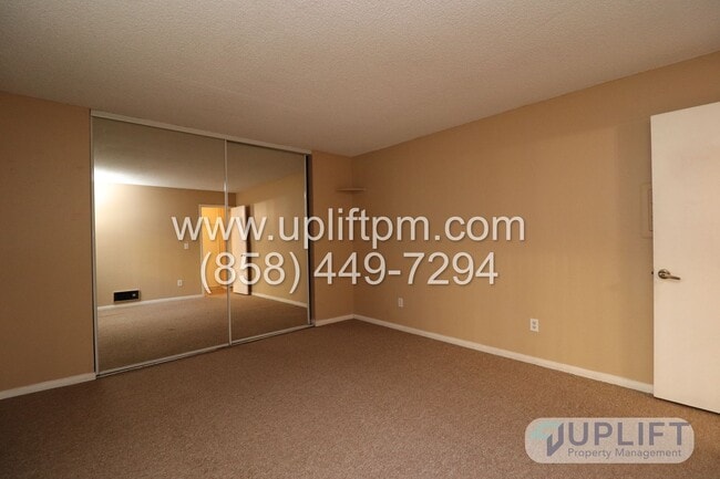 Building Photo - 1-BEDROOM, 1-BATHROOM APARTMENT W/ PARKING...