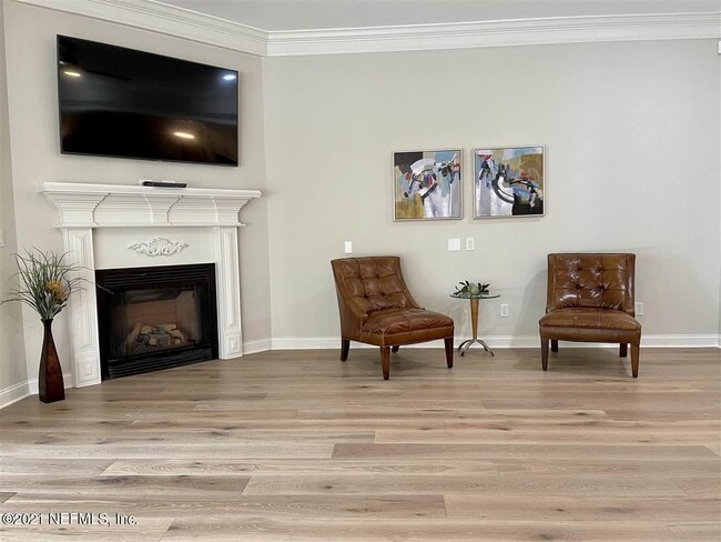 Building Photo - 2456 Den St