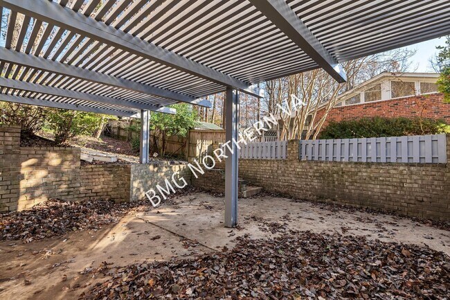 Building Photo - 5207 Gainsborough Dr