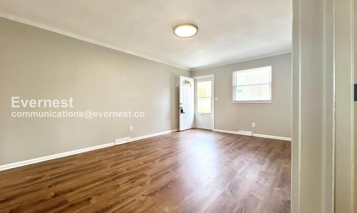 Building Photo - 9515 E 18 St S