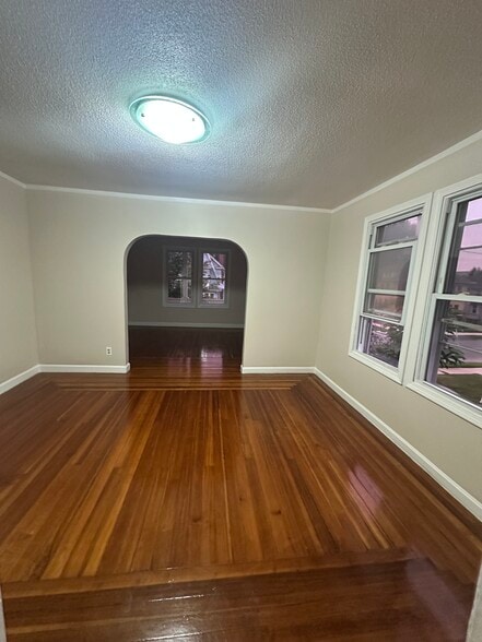 Building Photo - 50 Southworth St