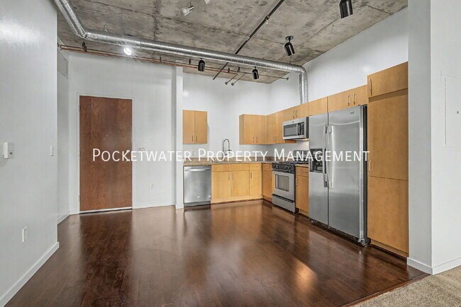 Building Photo - 3601 Arapahoe Ave