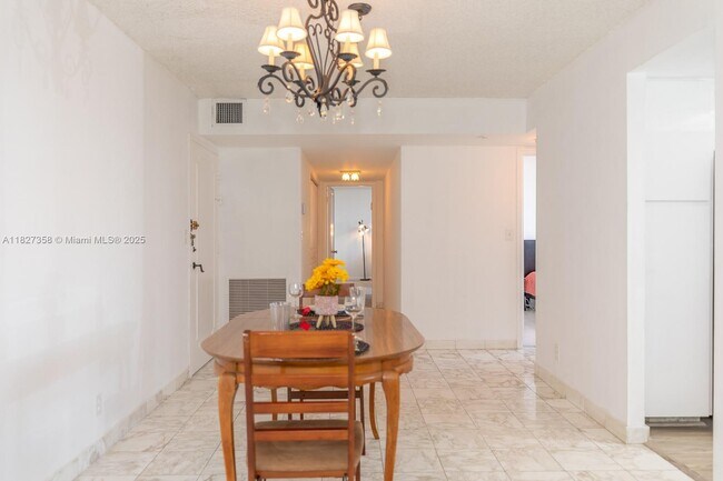 Building Photo - 137 Golden Isles Dr