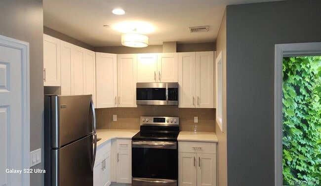 Primary Photo - 148 E Park Ave