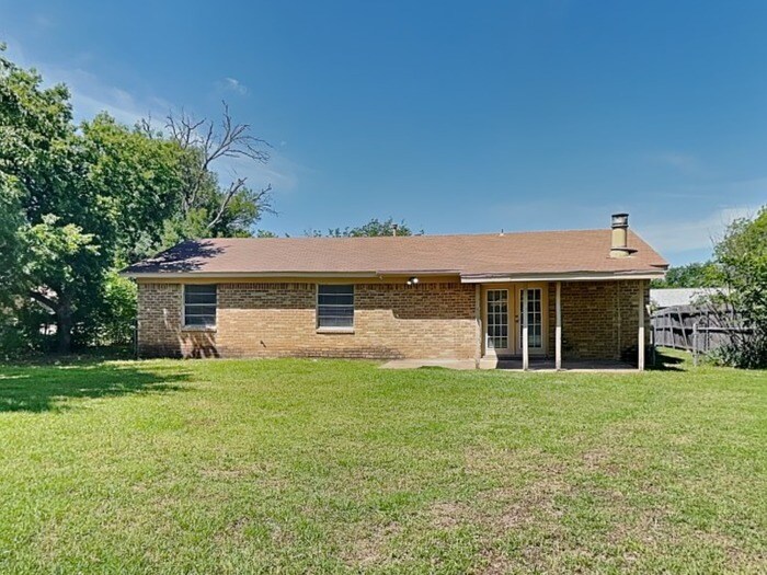 Building Photo - 316 Quail Creek Dr