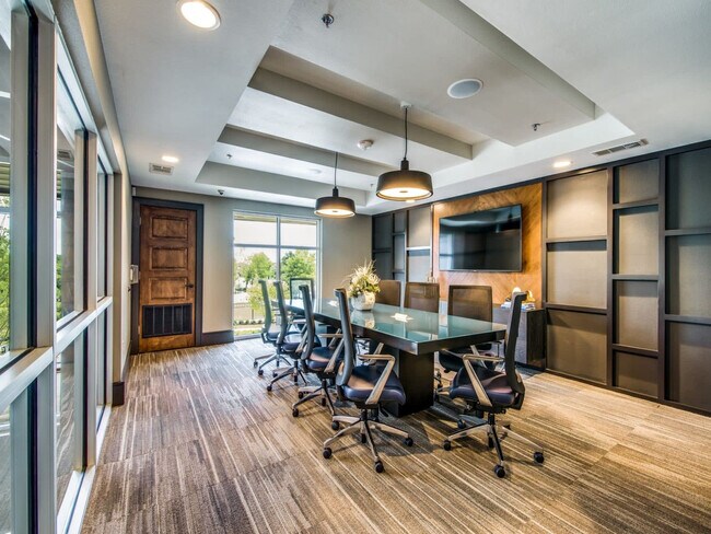 Building Photo - 6107 E Riverside Dr