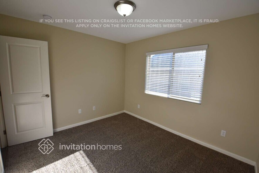 Building Photo - 19124 18th Ave Ct E