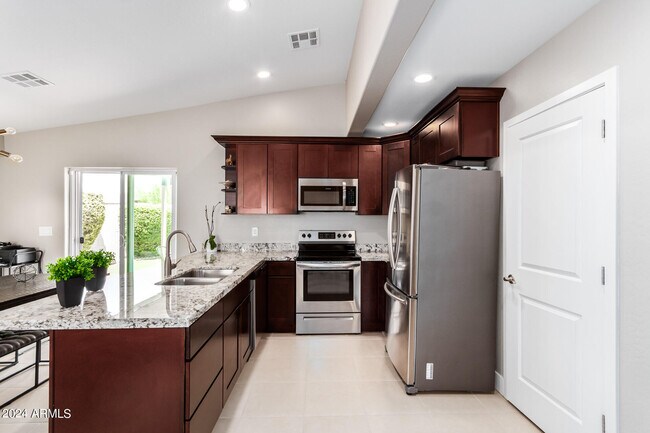 Building Photo - 2644 E Sylvia St