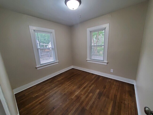 Building Photo - Adorable 2 bedroom, 1 bathroom home!