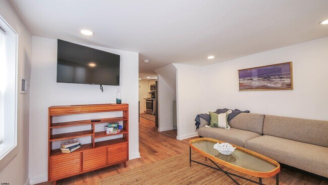 Building Photo - 106 N Portland Ave