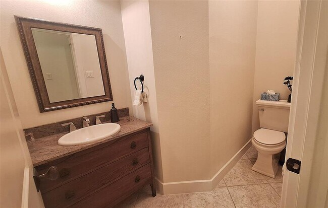 Building Photo - 130 Squires Dr
