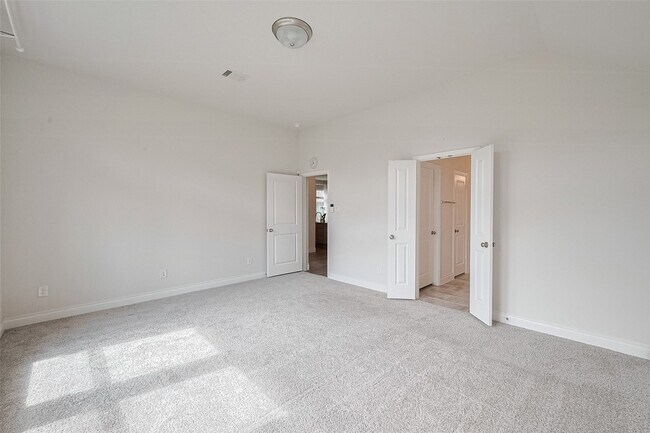 Building Photo - 6906 Montclair Colony Trl