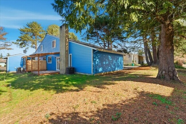 Building Photo - OPEN HOUSE FRIDAY 3/6/26 - Newly Renovated 3BD/2BA Duplex w/ Garage & Fireplace - Beaverton Highl...