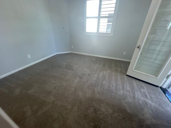 Building Photo - 5801 Eisenhower Dr