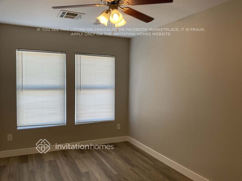 Building Photo - 4820 Golden Shimmer Ave