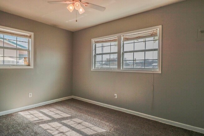 Building Photo - 3119 Jarvis St