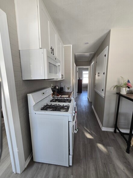 Building Photo - 10535 W Spring Green Rd