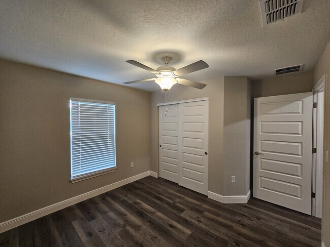 Building Photo - 16 Larch Course Terrace