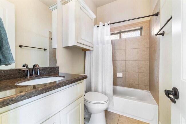 Building Photo - 1701 Morning Moon Cir