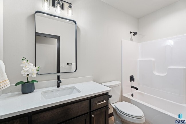 Building Photo - 1109 S Foss Ave