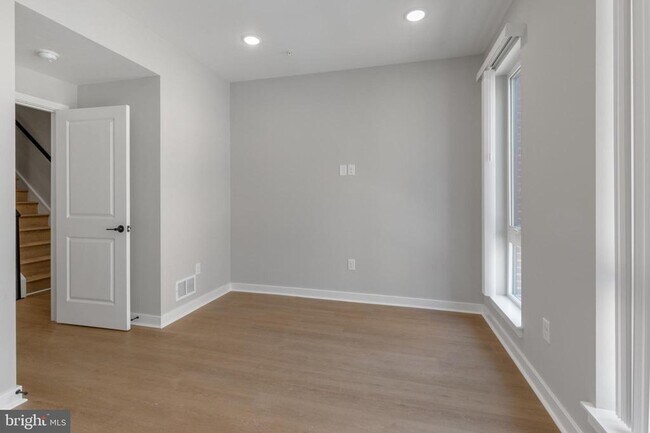 Building Photo - 2344 W Seybert St