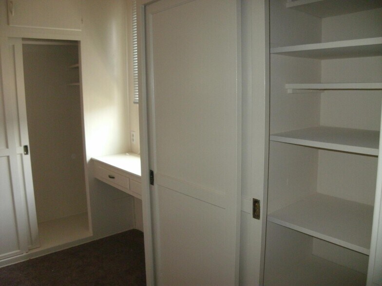 Building Photo - 5308 E Anaheim Rd