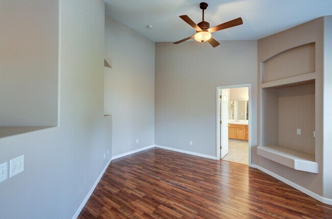Building Photo - 2898 E Pryor Dr