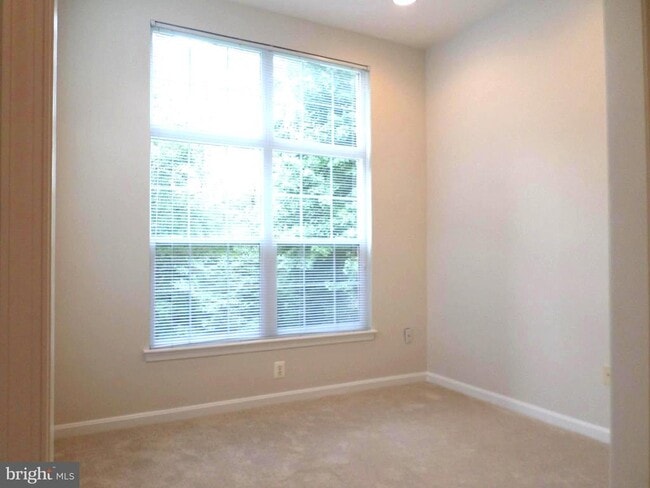 Building Photo - 10808 Warfield Pl