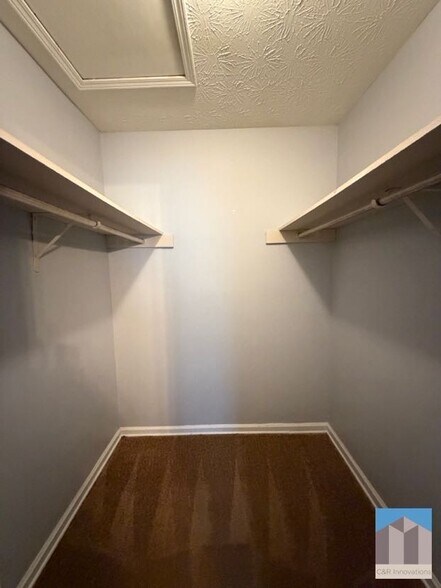 Building Photo - 804 Emerald Forest Cir