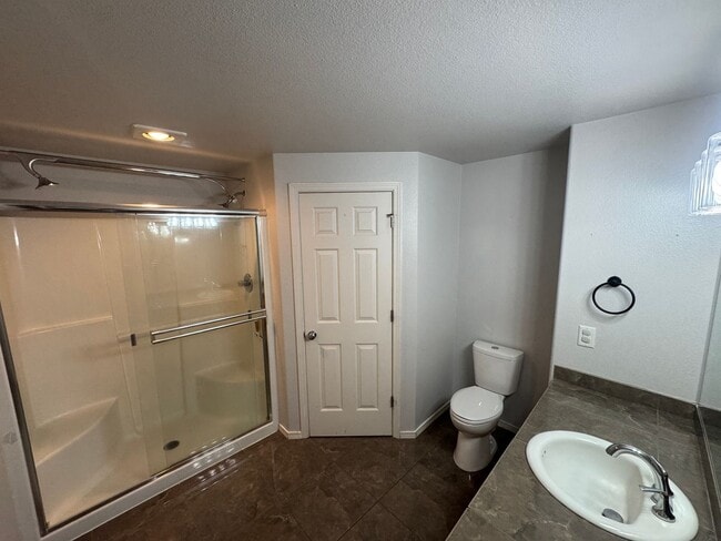 Building Photo - 509 Chelan Ave