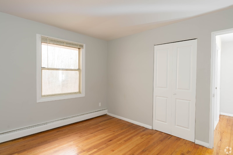 Building Photo - 14 Revere Dr