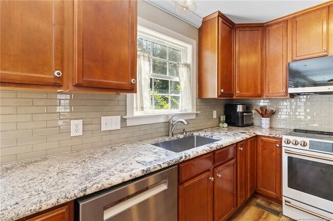 Building Photo - 5802 Rainsford Dr