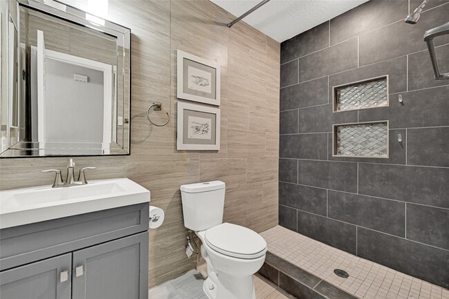 Building Photo - 26214 Cypresswood Dr