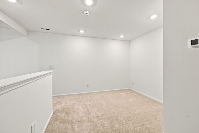 Building Photo - 219 Deercroft Dr