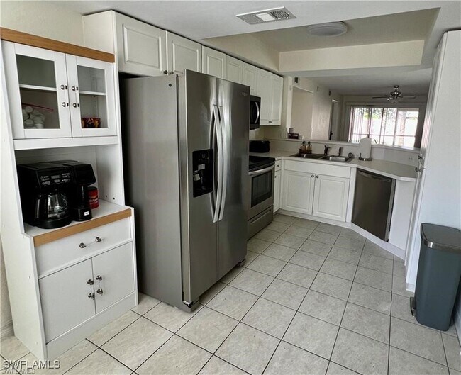Building Photo - 26728 Little John Ct