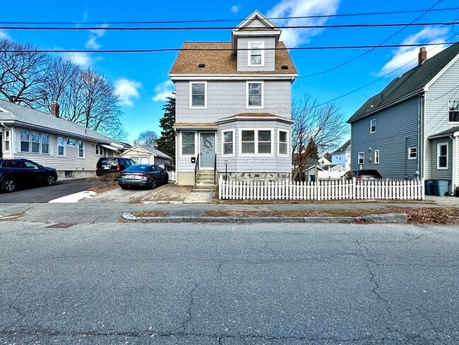 Building Photo - 98 Safford St